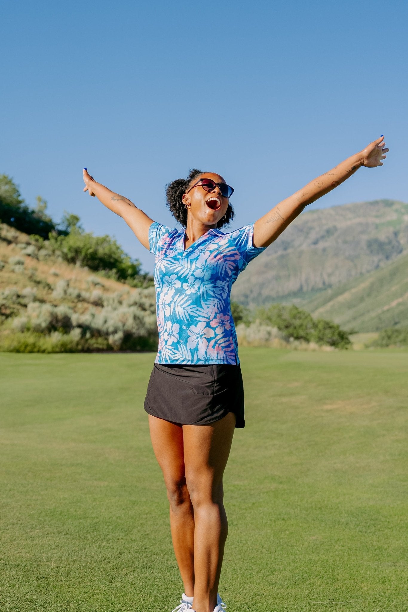 Ho'onanea Vibe Women's Golf Polo - Yatta Golf